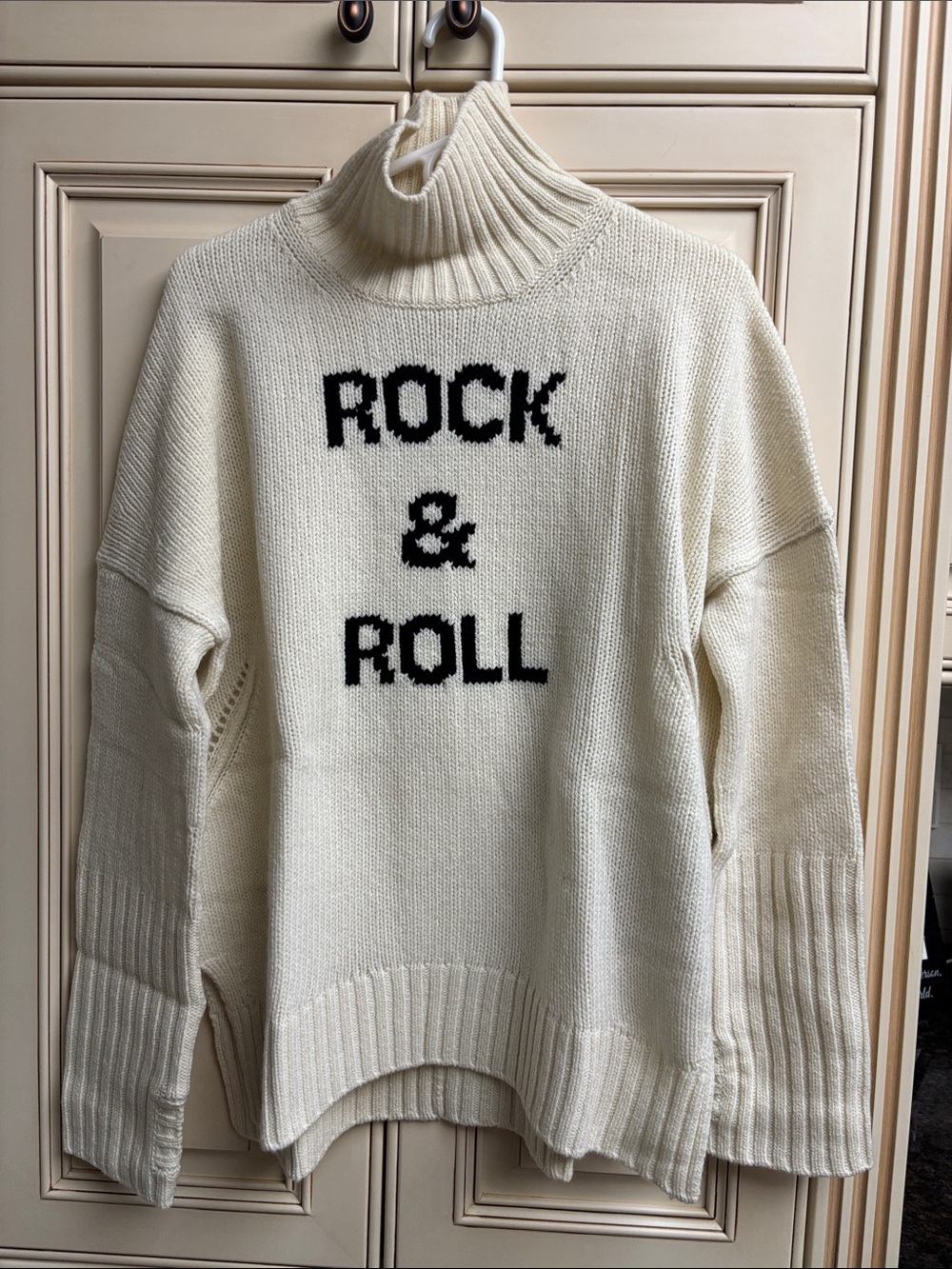 ZADIG & VOLTAIRE TURTLENECK SWEATER “ROCK & ROLL” size Med New cream color